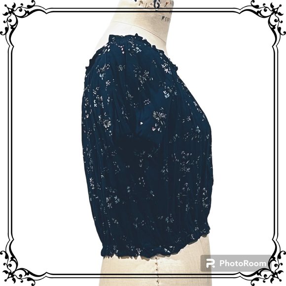 COZY CASUAL Off-The-Shoulder Floral Crop Blouse - Size M - Picture 4 of 7